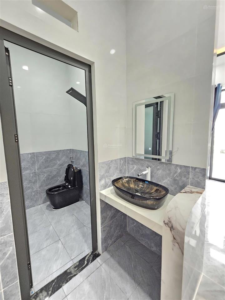 Bán nhà xây mới 1 trệt 1 lầu dt 103m2 tp. dĩ an, gần go dĩ an và làng đại học 7km. giá 5,48 tỷ (tl)