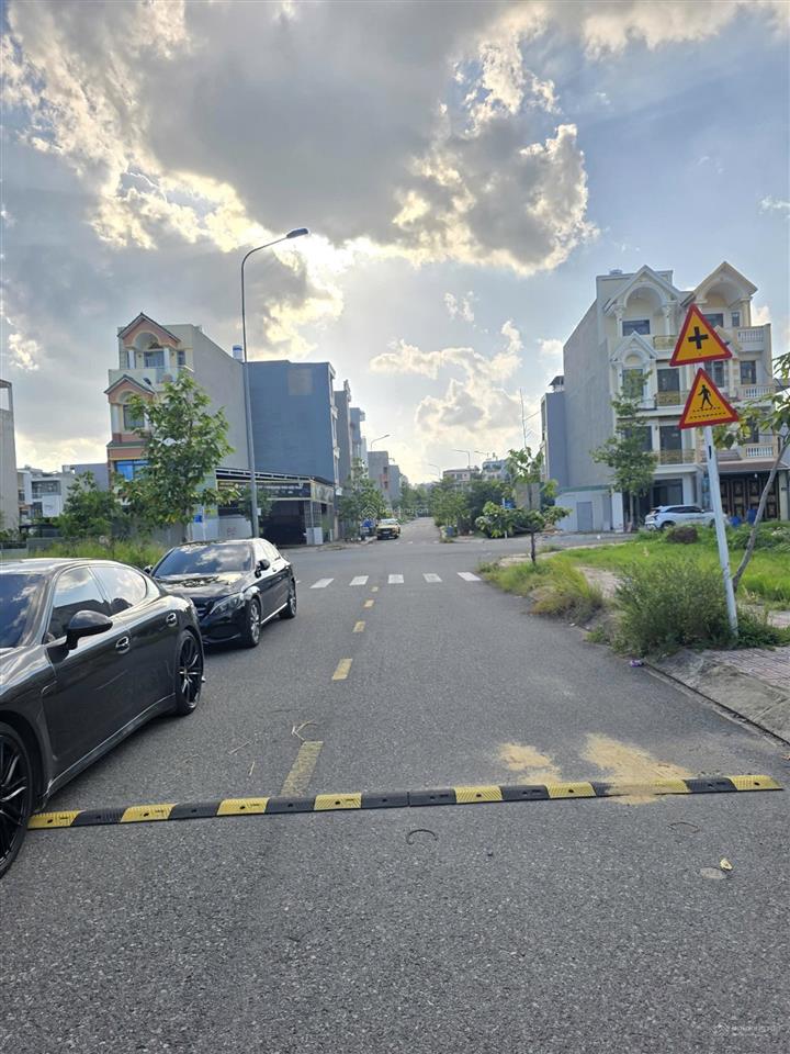 Bán đất kdc gần làng đại học thủ đức, gần go dĩ an. khu dân trí cao ở rất thích. giá 4,28 tỷ (tl)