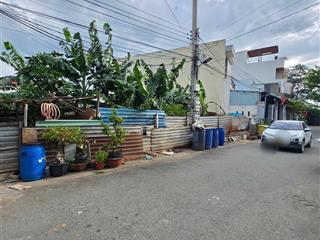 Giảm giá 9,5 tỷ còn 8,9 tỷ bán đất ngang gần 18m liền kề làng đhqg tphcm. dt 17,9x23m giá cực tốt