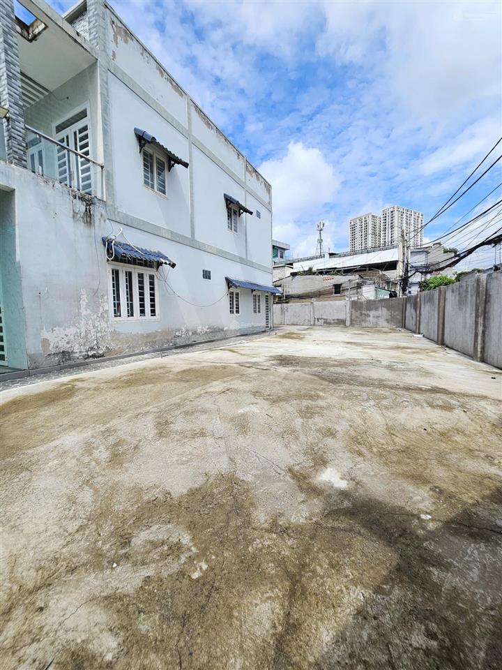 Bán đất tặng nhà 3 mặt tiền liền kề đường phạm văn đồng chỉ 700m. diện tích 10x31m giá 15 tỷ (tl)