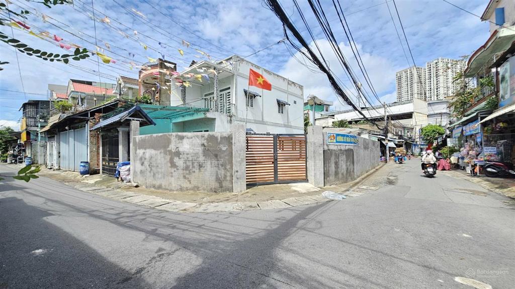 Bán đất tặng nhà 3 mặt tiền liền kề đường phạm văn đồng chỉ 700m. diện tích 10x31m giá 15 tỷ (tl)