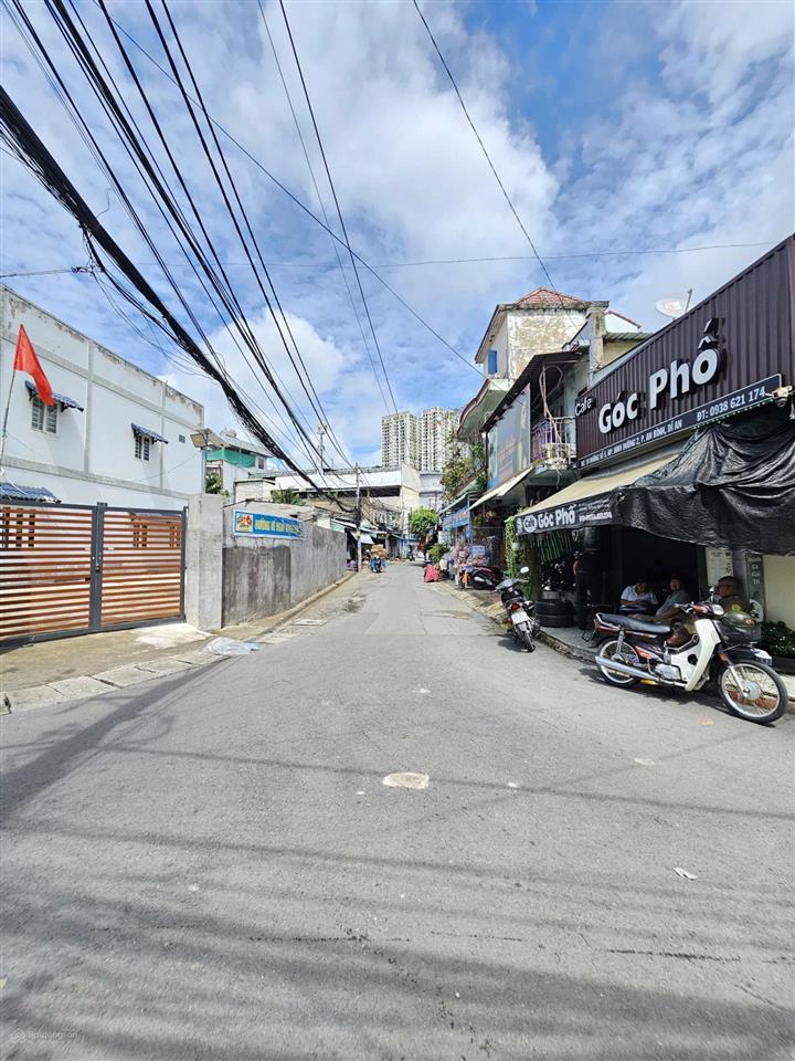 Bán đất tặng nhà 3 mặt tiền liền kề đường phạm văn đồng chỉ 700m. diện tích 10x31m giá 15 tỷ (tl)
