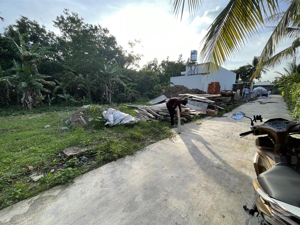 Bán đất ngang 9,65m gần chợ búng và nhà thờ búng tp.thuận an. dt 122,6m2, giá 2,45 tỷ tl.