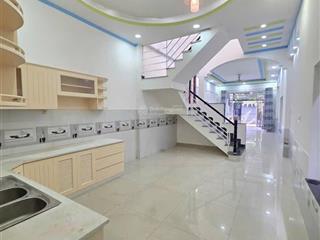 Bán nhà gần go (bigc) dĩ an 800m tp.dĩ an. dt 127,3m2 có 3pn, giá 5,49 tỷ thương lượng (giá rẻ ạ).