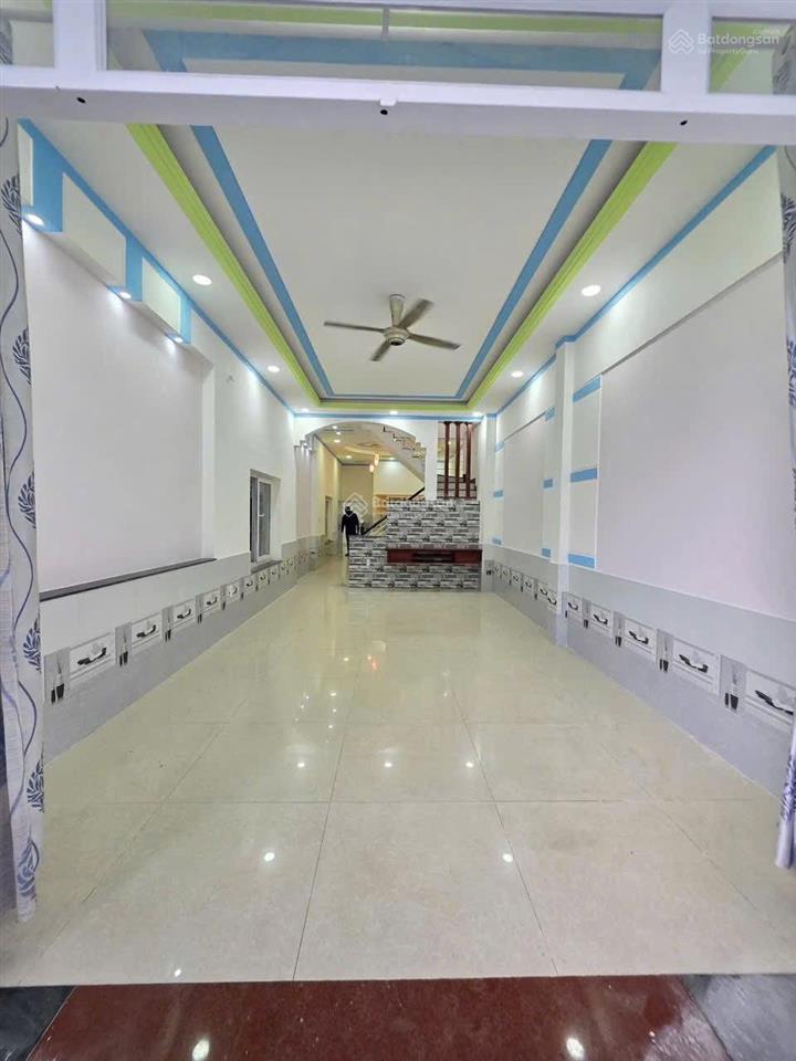 Bán nhà gần go (bigc) dĩ an 800m tp.dĩ an. dt 127,3m2 có 3pn, giá 5,49 tỷ thương lượng (giá rẻ ạ).