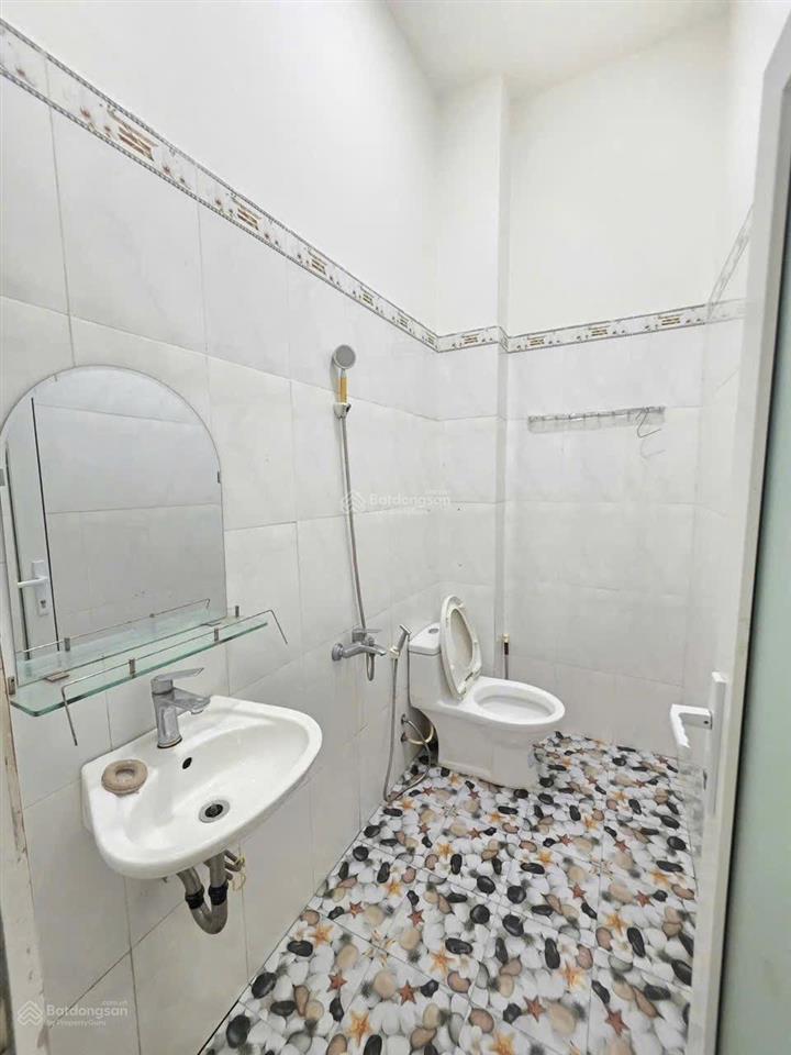 Bán nhà gần go (bigc) dĩ an 800m tp.dĩ an. dt 127,3m2 có 3pn, giá 5,49 tỷ thương lượng (giá rẻ ạ).