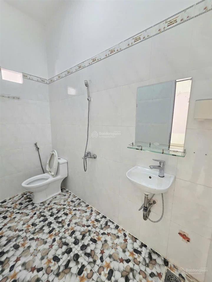 Bán nhà gần go (bigc) dĩ an 800m tp.dĩ an. dt 127,3m2 có 3pn, giá 5,49 tỷ thương lượng (giá rẻ ạ).