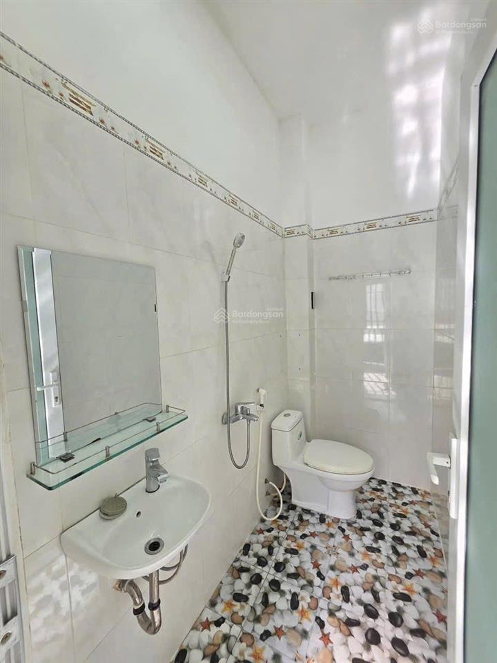 Bán nhà gần go (bigc) dĩ an 800m tp.dĩ an. dt 127,3m2 có 3pn, giá 5,49 tỷ thương lượng (giá rẻ ạ).