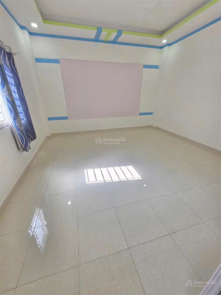 Bán nhà gần go (bigc) dĩ an 800m tp.dĩ an. dt 127,3m2 có 3pn, giá 5,49 tỷ thương lượng (giá rẻ ạ).
