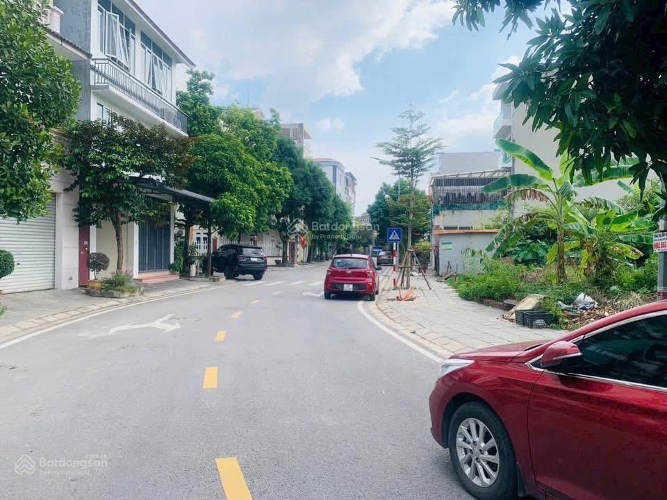 Chủ gửi lô đất dịch vụ kđt hùng vương, phúc yên, phú thọ. hàng hiếm khó tìm.
diện tích sổ hồng