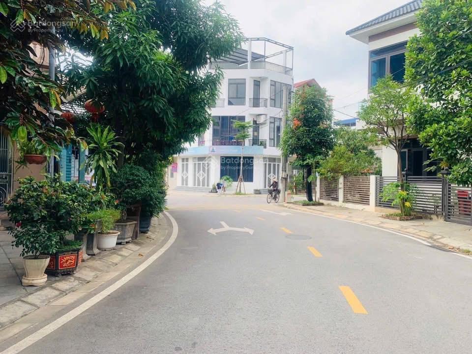 Chủ gửi lô đất dịch vụ kđt hùng vương, phúc yên, phú thọ. hàng hiếm khó tìm.
diện tích sổ hồng