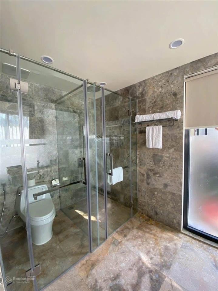 Chủ gửi bán căn villa lake view flamingo đại lải resort vĩnh phúc
 dt 400m trong sổ+lưu ko 600m