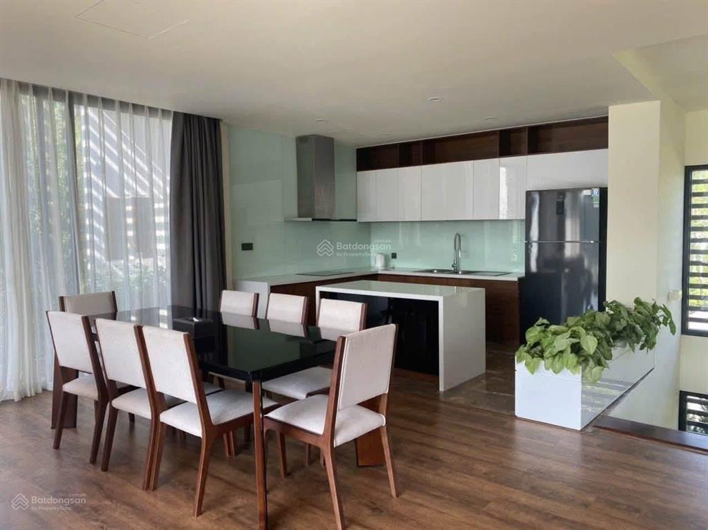 Chủ gửi bán căn villa lake view flamingo đại lải resort vĩnh phúc
 dt 400m trong sổ+lưu ko 600m