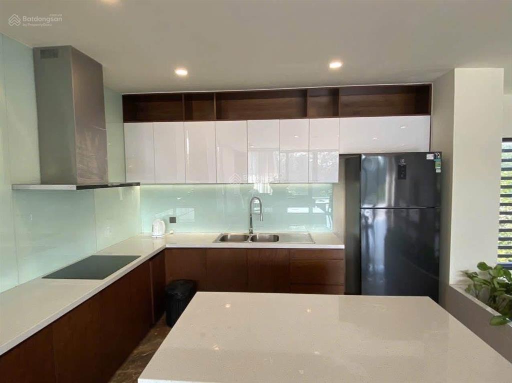 Chủ gửi bán căn villa lake view flamingo đại lải resort vĩnh phúc
 dt 400m trong sổ+lưu ko 600m