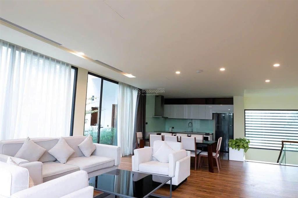 Chủ gửi bán căn villa lake view flamingo đại lải resort vĩnh phúc
 dt 400m trong sổ+lưu ko 600m