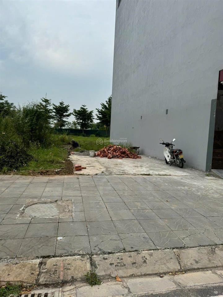 Bán lô đất dv kđt hùng vương, phúc yên, vĩnh phúc cũ. trục đường 36m kd buôn bán.dt 95m sổ sẵn giao