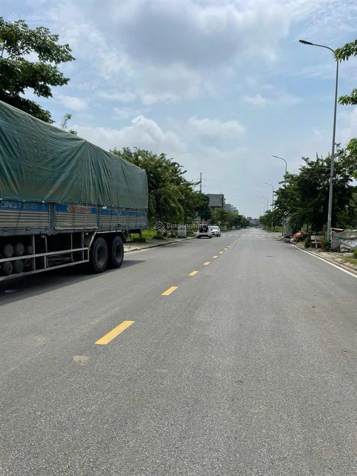 Bán lô đất dv kđt hùng vương, phúc yên, vĩnh phúc cũ. trục đường 36m kd buôn bán.dt 95m sổ sẵn giao