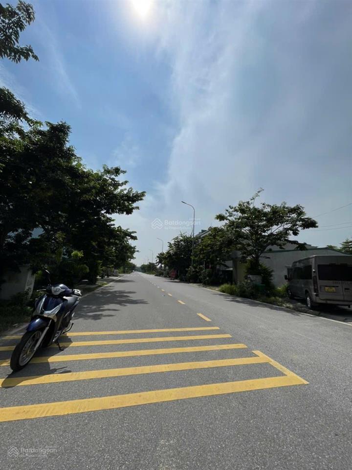Bán lô đất dv kđt hùng vương, phúc yên, vĩnh phúc cũ. trục đường 36m kd buôn bán.dt 95m sổ sẵn giao
