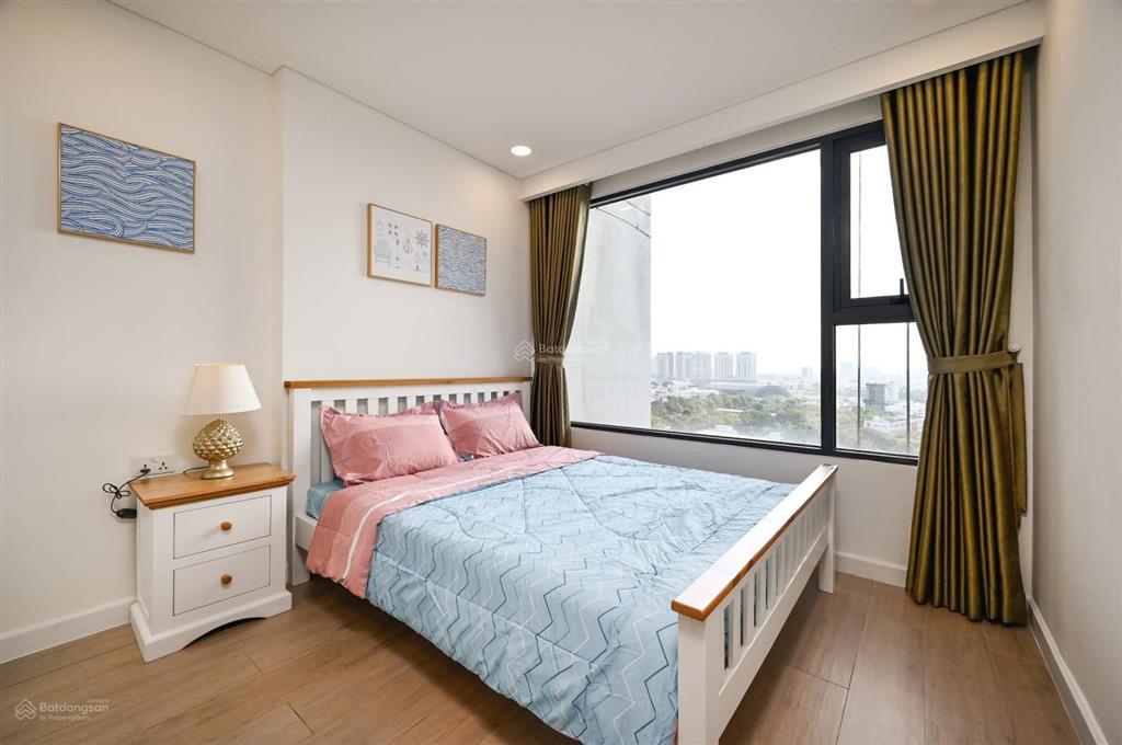 Cho thuê chcc kingdom 101, quận 10, 72m2, 2pn + 2wc, giá 16tr, có slot ô tô.  0936 571 ***(hồng)