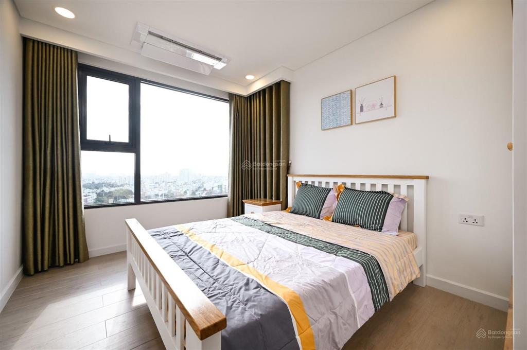 Cho thuê chcc kingdom 101, quận 10, 72m2, 2pn + 2wc, giá 16tr, có slot ô tô.  0936 571 ***(hồng)