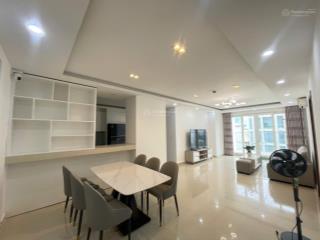 Cho thuê căn hộ sky center, tân bình, 129m2, 3pn+ 3wc, giá 22tr. 0936 571 ***(hồng)