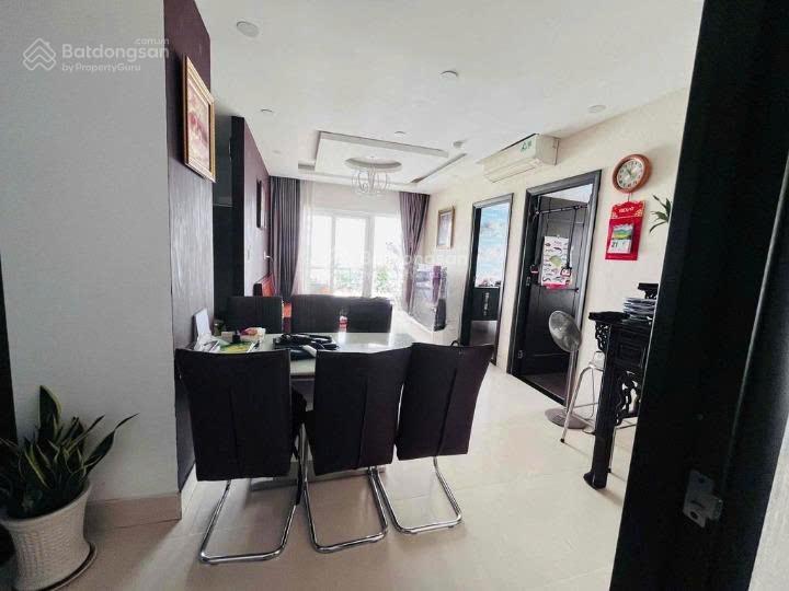 Cần tiền bán căn hộ xigrand court, q.10, 90m2, 3pn, 2wc, giá 9 tỷ, có sổ.0936 571 ***hồng