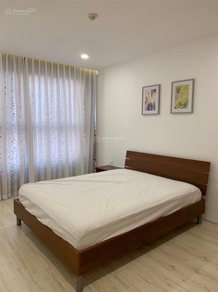 Cần bán căn hộ rivera park, 63m², 2pn, 1wc, giá 5 tỷ.  0936 571 ***(hồng)