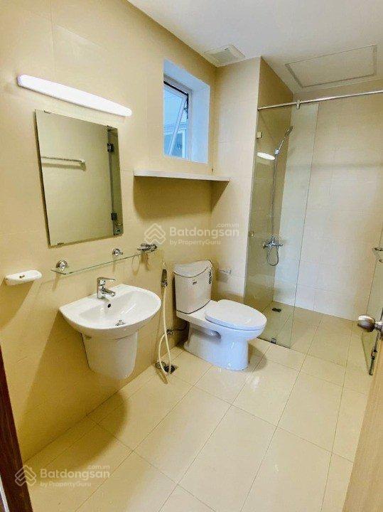 Cho thuê gấp căn hộ rivera park, quận 10, 68m2, 2pn, 1wc, giá 14tr.  0936 571 *** (hồng)