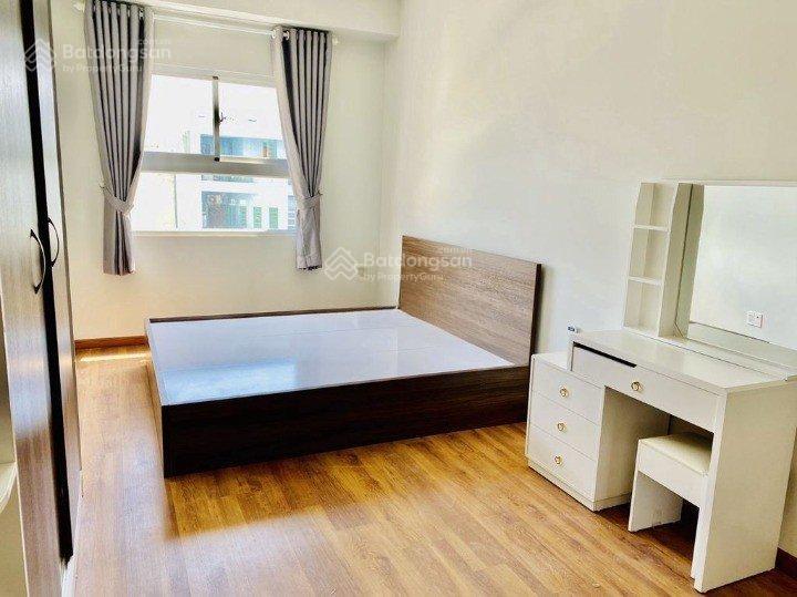 Cho thuê gấp căn hộ rivera park, quận 10, 68m2, 2pn, 1wc, giá 14tr.  0936 571 *** (hồng)