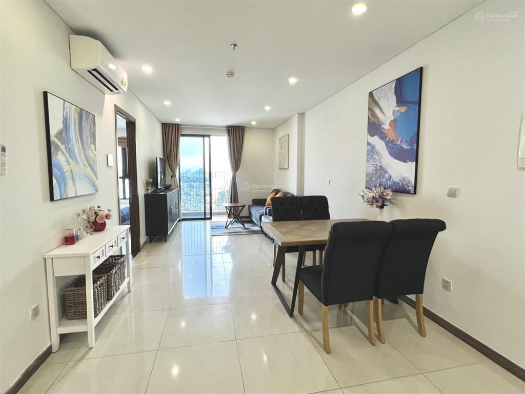 Cho thuê căn hộ sky center, 75m2, 2pn, 2wc, nhà đẹp, giá 15tr, q.tân bình.  0936 571 ***