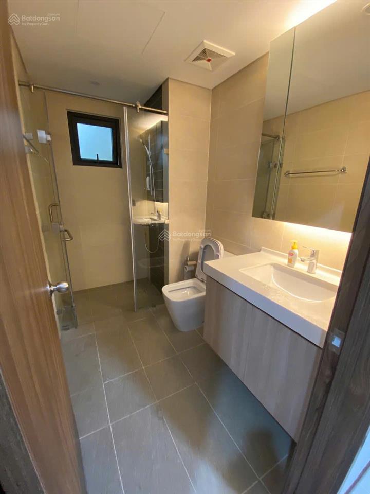 Cho thuê căn hộ sky center, 75m2, 2pn, 2wc, nhà đẹp, giá 15tr, q.tân bình.  0936 571 ***