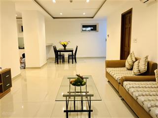 Cho thuê căn hộ sky center, tân bình, 98m2, 3pn, 2wc, thuê 18tr, ở liền.  0936 571 *** (hồng)