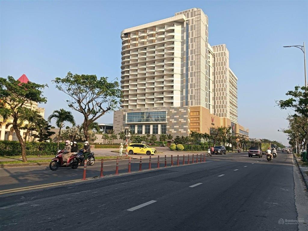 Bán đất tại võ nguyên giáp, thọ quang, q.sơn trà, 130 triệu / m2, 10000 m2