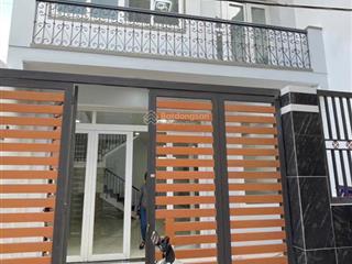 Nhà mới vào ở liền, ngay lê văn quới vào, dt 5,6x13,5m, có 1 lầu