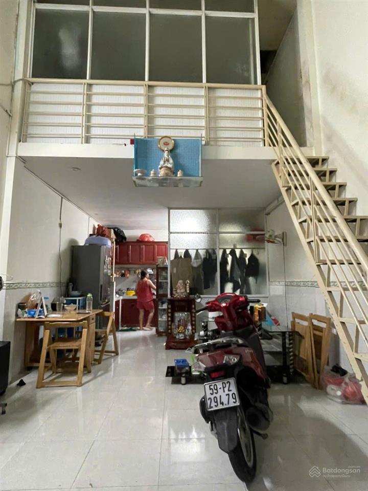 Dt 4,2x8, nhà có lửng, hẻm thông đường 13a, lê thúc hoạch nối dài, gần công viên