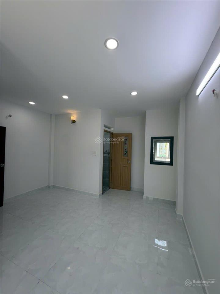 Nhà đúc 3 tấm mới, đường số 3, giáp thạch lam, 4x11