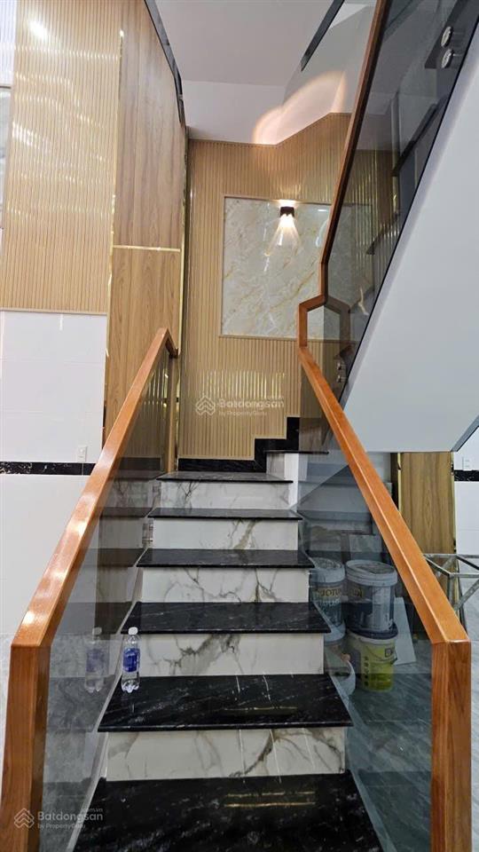 Nhà đúc 5 tấm, đường mã lò, 4x12,5. giáp lê văn quới.