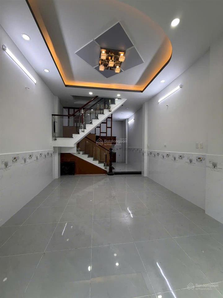 4x11, nhà có 2 lầu đường 3, giáp bình long, văn cao