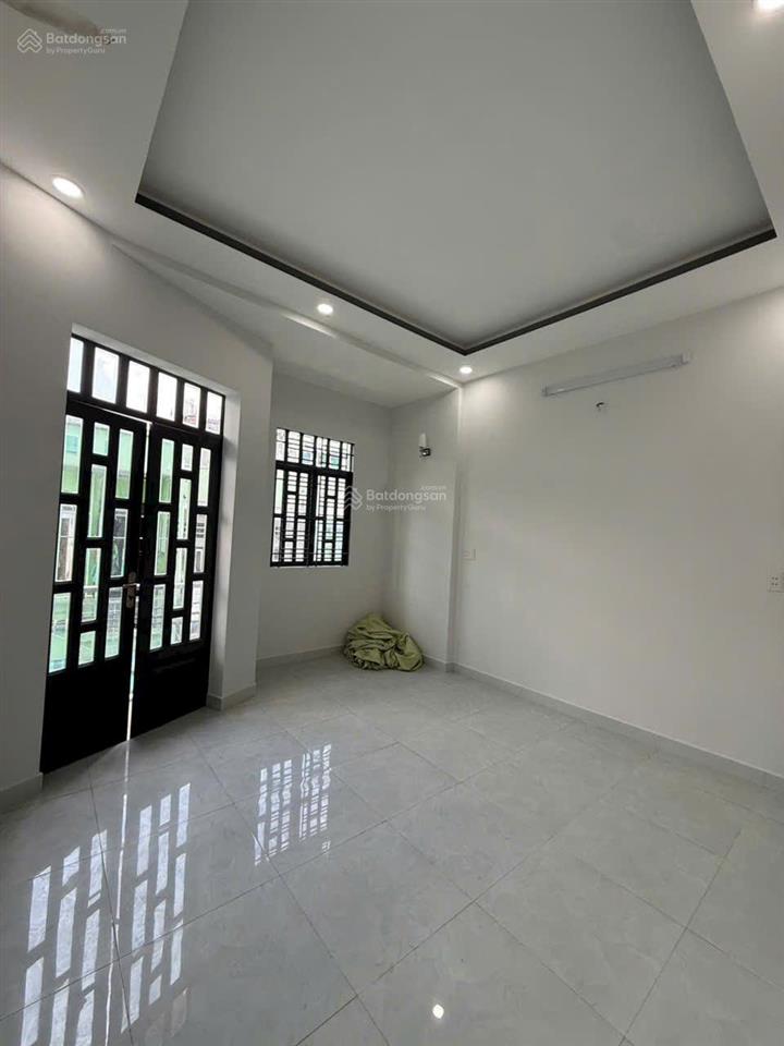 4x11, nhà có 2 lầu đường 3, giáp bình long, văn cao