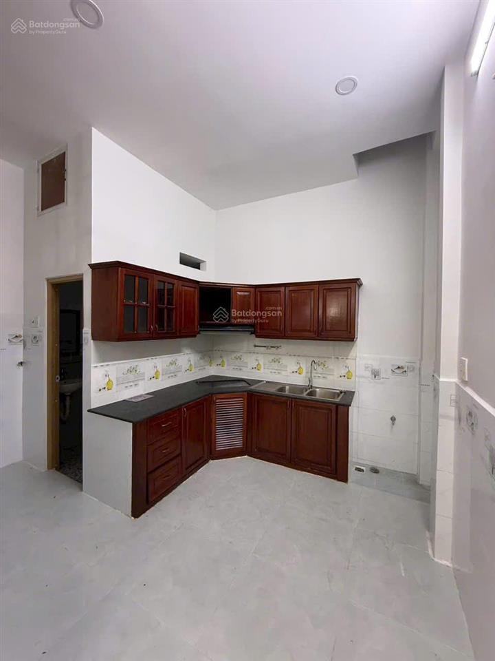 4x11, nhà có 2 lầu đường 3, giáp bình long, văn cao