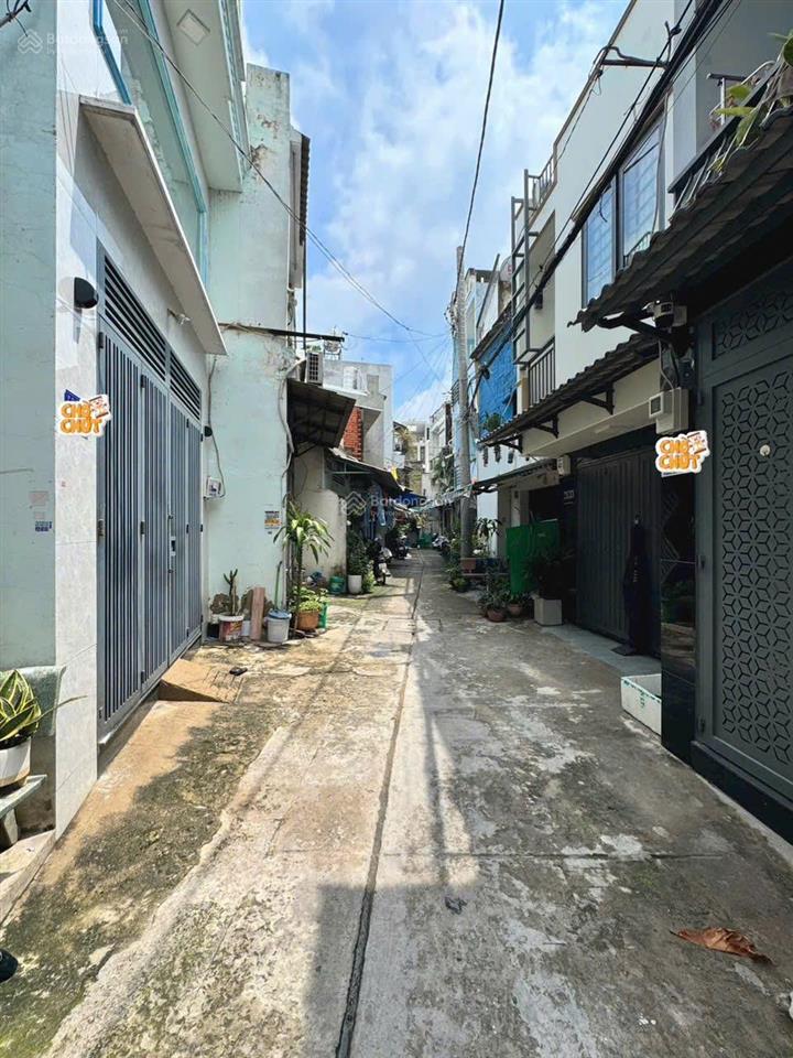 Nhà đúc 4 tấm đường 16a, giáp lê văn quới vào