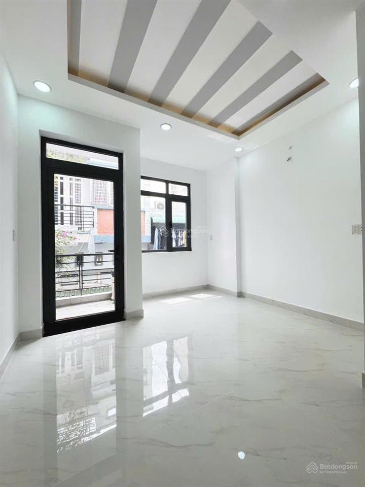 Nhà đúc 4 tấm đường 16a, giáp lê văn quới vào