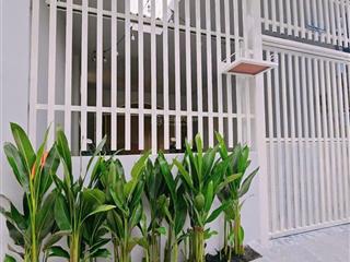 4,2x20, nhà mới vào ở liền đường hương lộ 2