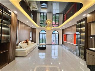 Bán nhà mặt đường hoàng quốc việt  6 tầng  50m  kinh doanh vỉa hè rộng, ô tô dừng đỗ