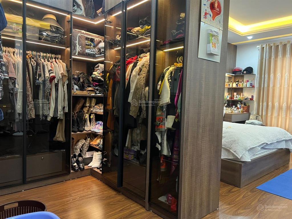 Bán nhà đông ngạc ô chờ thang máy 2 mặt thoáng ngõ kinh doanh 39m 5 tầng chỉ 8.3 tỷ