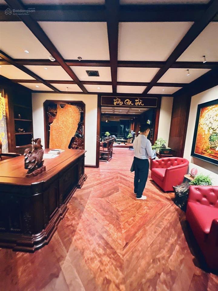 Bán nhà mặt phố nguyễn hoàng, lô góc 8 tầng, văn phòng ngân hàng đều rất đẹp