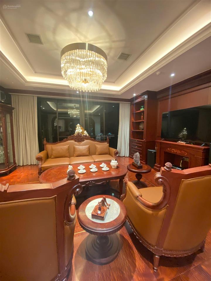 Bán nhà mặt phố nguyễn hoàng, lô góc 8 tầng, văn phòng ngân hàng đều rất đẹp