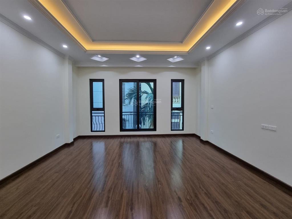 Bán nhà trần quốc hoàn 6 tầng thang máy ô tô kinh doanh đỉnh