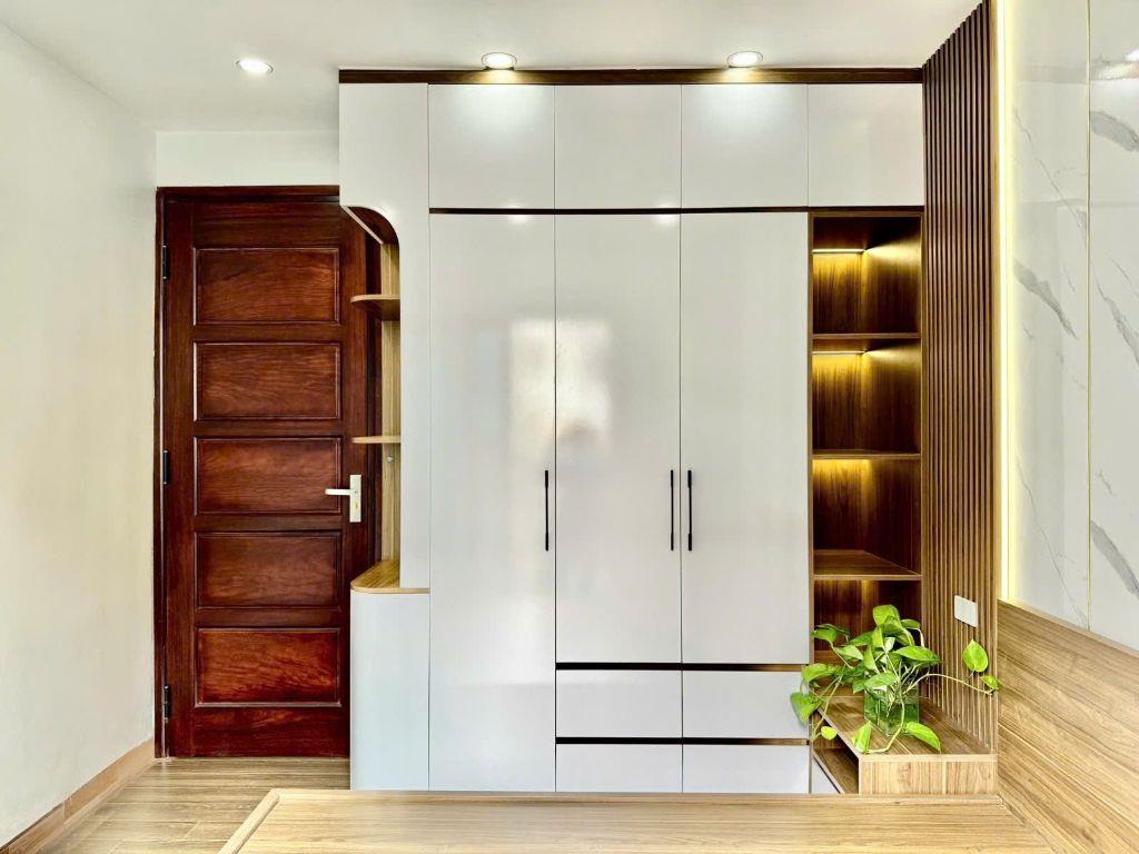 BÁN NHÀ ĐỖ NHUẬN – 7 TẦNG THANG MÁY, PCCC HIỆN ĐẠI – 6 PHÒNG MASTER – Ô TÔ ĐỖ CỔNG