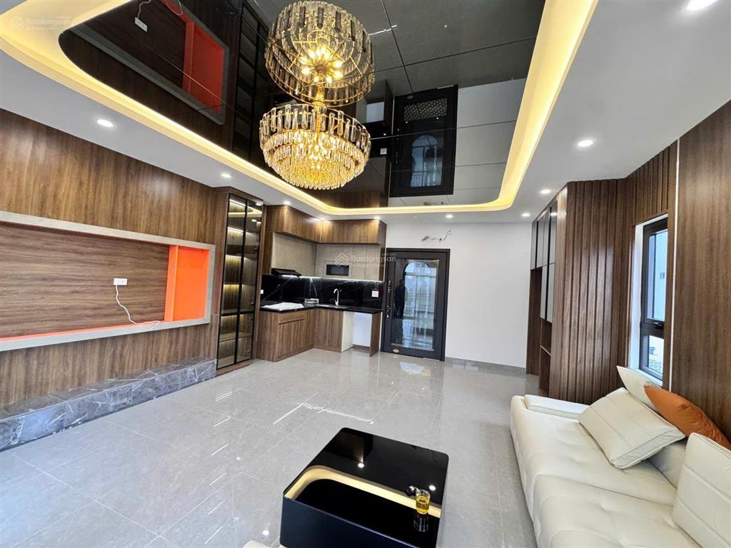 Bán nhà phú diễn giảm sốc cắt lỗ 45m2 5 tầng mới tinh chỉ 9 tỷ chủ nhà cần tiền, chấp nhận giảm
